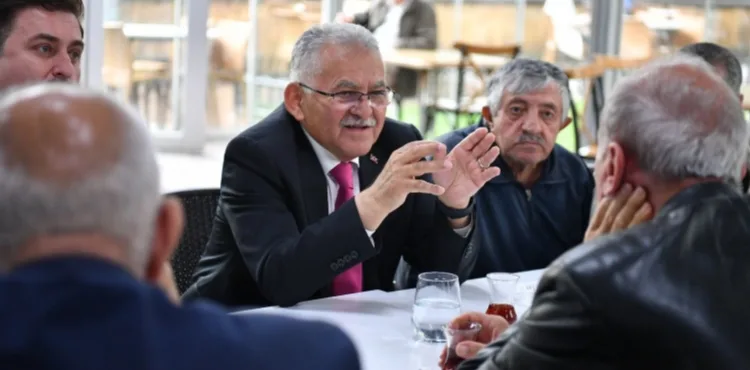 BÜYÜKKILIÇ’TAN, KAYTUR KAHVE’DE VATANDAŞLARLA SICAK SOHBET