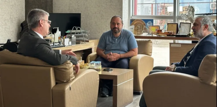 Şaban Çopuroğlu, müteşebbislerle bir araya gelmeye devam ediyor.