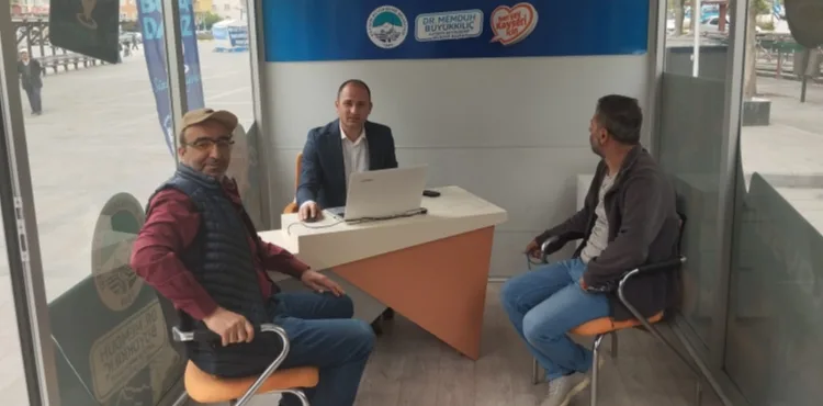 BÜYÜKŞEHİR’İN MOBİL BEYAZ MASA BİRİMİ İLE HİZMET HER YERDE