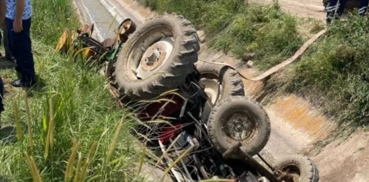 Traktör, sulama kanalına devrildi: 1 ölü