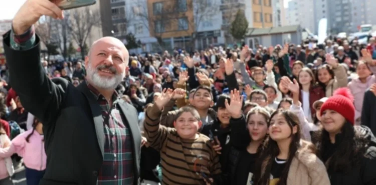 BAŞKAN ÇOLAKBAYRAKDAR, “EVLATLARIMIZIN GELECEĞİNE IŞIK TUTUYORUZ”