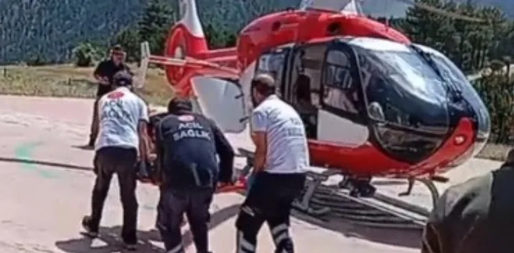 Kayseri'de traktör uçuruma yuvarlandı: 2'si ağır 8 yaralı