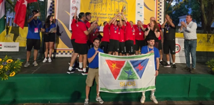 AVRUPA İKİNCİSİ OLAN KOCASİNAN’IN ÖZEL SPORCUSUNU TEBRİK ETTİ