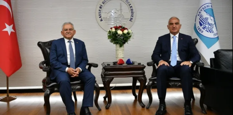 BAKAN ERSOY’DAN BAŞKAN BÜYÜKKILIÇ’A VE KAYSERİ’YE ÖVGÜLER: “TURİZM ŞEHRİ”