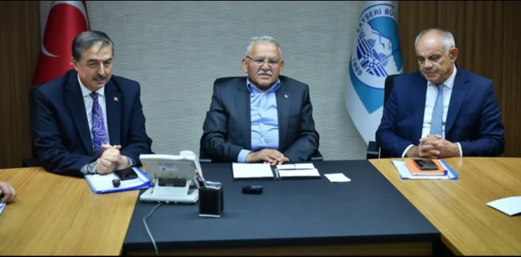 BAŞKAN BÜYÜKKILIÇ’TAN BELEDİYE BAŞKANLARI İLE YATIRIM DEĞERLENDİRME TOPLANTISI