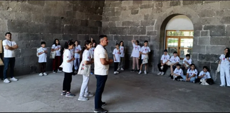 KAYSERİ BÜYÜKŞEHİR'İN YENİLEDİĞİ MÜZE, GENÇLERİN İLGİ ODAĞI OLUYOR