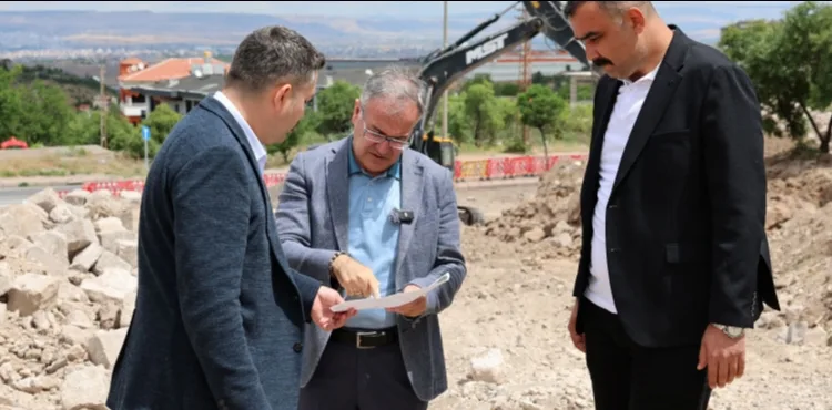 Erciyes Mahallesi’nde Yol Genişletme Çalışmaları Sürüyor