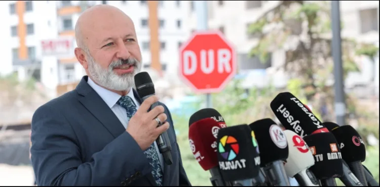 KENTSEL DÖNÜŞÜME KAYSERİ USULÜ DOKUNUŞ: ÜÇ HİZMET AYNI ANDA HAYATA GEÇİYOR!”