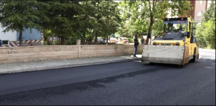 MELİKGAZİ’DEN İLDEM’İN ULAŞIMINI RAHATLATACAK ASFALT ÇALIŞMASI