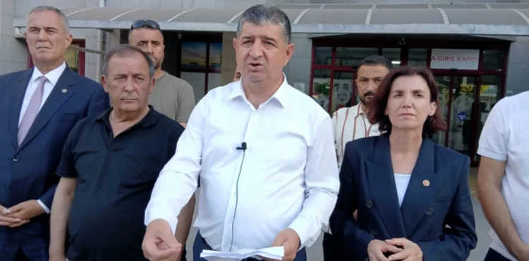Manavgat'ta istifa eden meclis üyelerinin yerini yedekler alacak