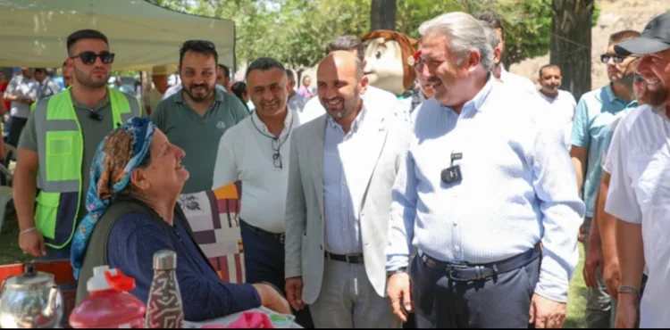 BAŞKAN PALANCIOĞLU “647. MİMARSİNAN EVLİYALAR PİLAV ŞENLİĞİ"NDE VATANDAŞLA BİR ARAYA GELDİ
