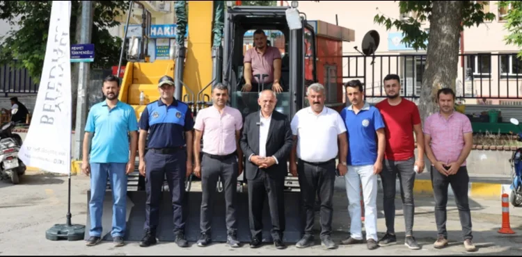 YAHYALI BELEDİYESİ ARAÇ FİLOSUNA YENİ BİR İŞ MAKİNESİ DAHA EKLEDİ