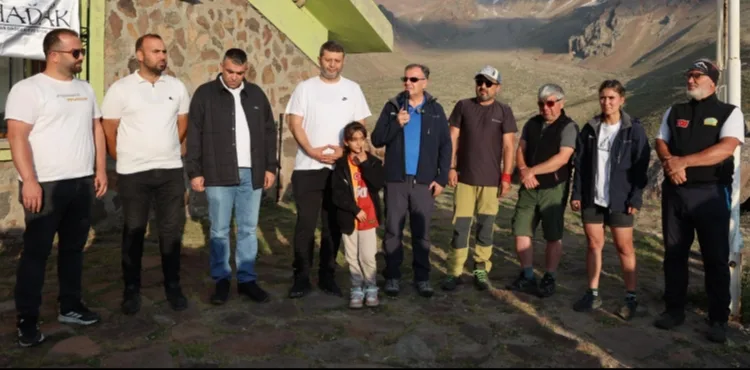 Hacılar’ın Zirvesinde Azim, Dayanışma ve Doğa Sevgisi Buluştu