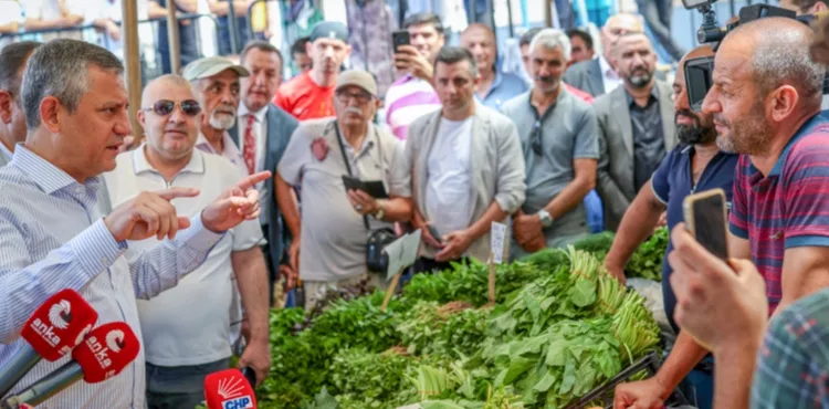 Özgür Özel, Ankara'da pazar esnafıyla bir araya geldi