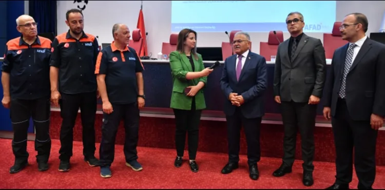 BÜYÜKŞEHİR’DEKİ AFAD EĞİTİMİNE KATILAN BAŞKAN BÜYÜKKILIÇ’TAN “EĞİTİM” VURGUSU
