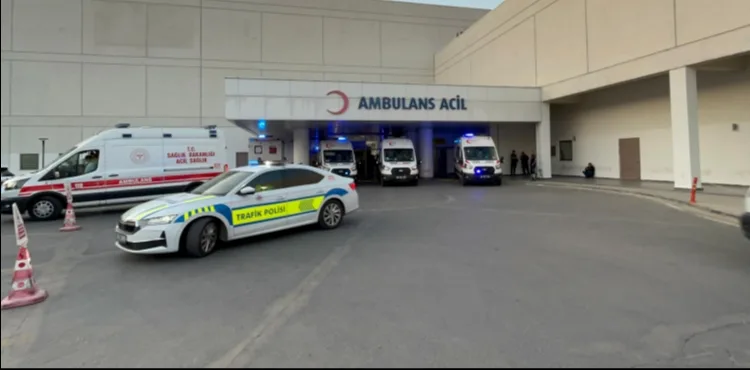 Kayseri'de kamyonla çarpışan otomobildeki 2 polis yaralandı