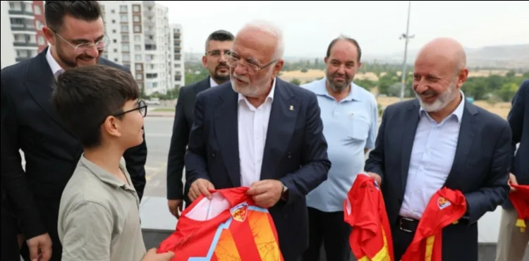 BAŞKAN ÇOLAKBAYRAKDAR, GENEL BAŞKAN VEKİLİ ELİTAŞ’I KOCASİNAN AKADEMİ’DE AĞIRLADI