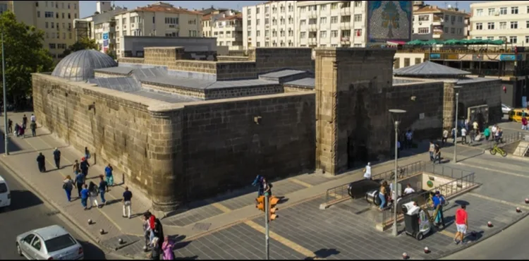 KAYSERİ BÜYÜKŞEHİR, EĞİTİM ÖĞRETİME YÖNELİK HİZMETİNİ, BİLİMSEL MAKALELERLE TESCİLLİYOR