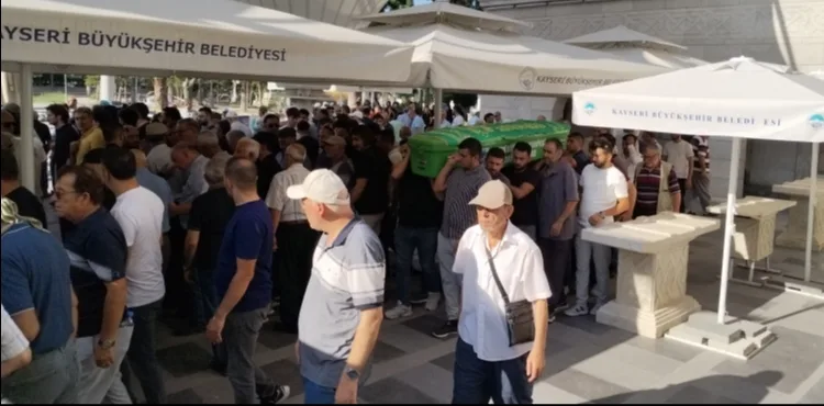 Eşinin öldürdüğü kadın, toprağa verildi