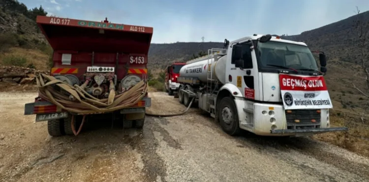 KAYSERİ BÜYÜKŞEHİR’DEN MERSİN’DE YANGIN SÖNDÜRME ÇALIŞMALARINA DESTEK