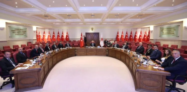Bakan Güler, Türkiye Harp Malulü Gaziler, Şehit Dul ve Yetimleri Derneği Genel Başkanı Işık'ı kabul etti