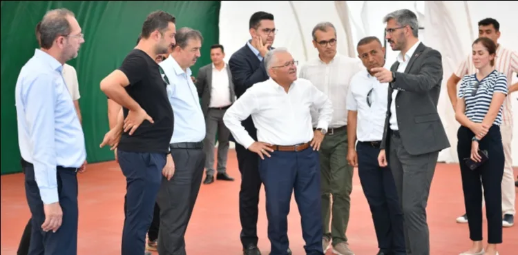 BAŞKAN BÜYÜKKILIÇ, ÜZERİ KAPATILAN TENİS KORTLARI ÇALIŞMALARINI İNCELEDİ