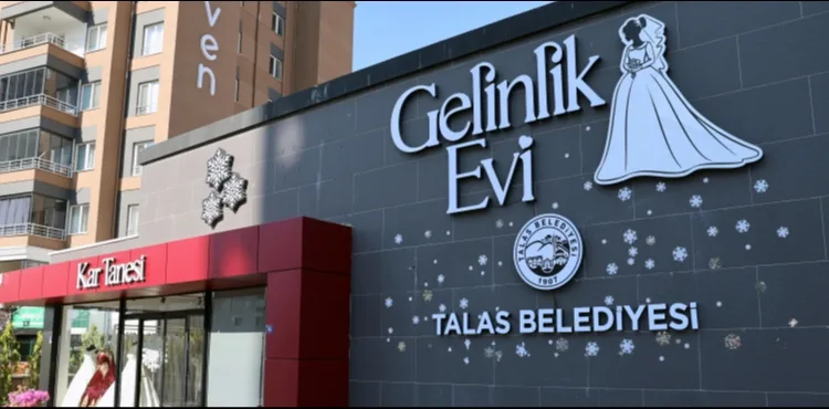 MUTLU YUVAYA İLK ADIM, KAR TANESİ GELİNLİK EVİ’NDE ATILIYOR