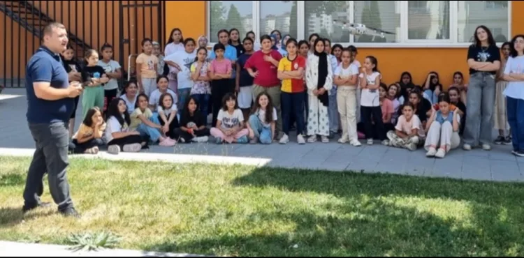BÜYÜKŞEHİR’DE TEKNOLOJİ İLE BÜYÜYEN NESİL: GENÇ KAYMEK’TE DRON EĞİTİMİ