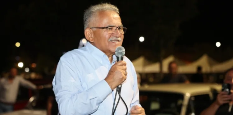 BAŞKAN BÜYÜKKILIÇ, KLASİK OTOMOBİL FESTİVALİNE RENK KATTI