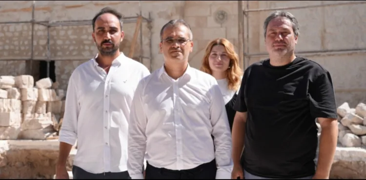 BÜYÜKŞEHİR, 6 ŞUBAT DEPREMLERİNDEN ETKİLENEN TARİHİ BOĞAZKESEN CAMİİ’NİN YARALARINI SARIYOR