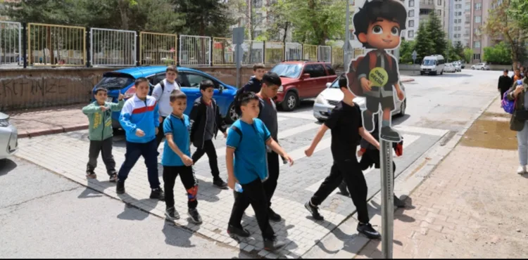 TALAS'TA OKUL GEÇİTLERİ HEM SEVİMLİ HEM GÜVENLİ