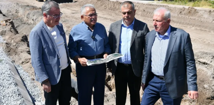 BAŞKAN BÜYÜKKILIÇ, HACILAR KAYSERİ CADDESİ’NDE 100 MİLYON TL’LİK YATIRIMI İNCELEDİ