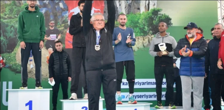 BAŞKAN BÜYÜKILIÇ’TAN KAYSERİ’NİN ULUSLARARASI YARI MARATONUNA DAVET