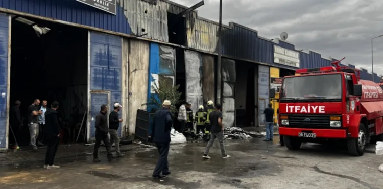 Kayseri'de 3 iş yeri yangında zarar gördü