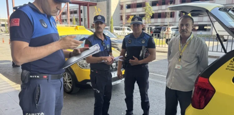 BÜYÜKŞEHİR ZABITASI’NDAN TAKSİ VE DURAKLARINA YÖNELİK DENETİM
