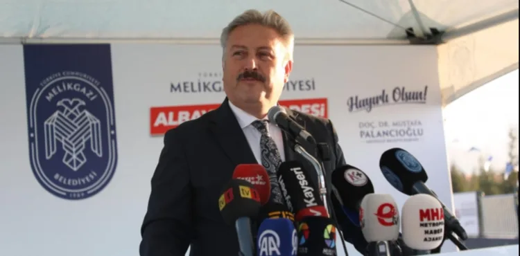 MELİKGAZİ’NİN ULAŞIMA KAZANDIRDIĞI ALBAYRAK CADDESİ AÇILDI, 242 MİLYONLUK YENİ ARAÇLAR DA TANITILDI