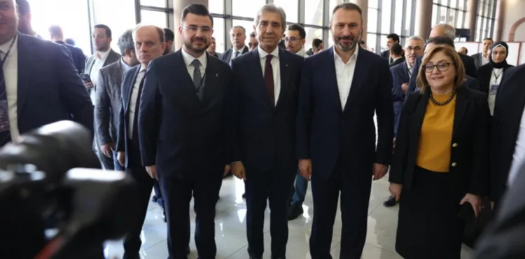 AK PARTİ KAYSERİ İL BAŞKANI HÜSEYİN OKANDAN, GAZİANTEP’TE DÜZENLENEN YEREL YÖNETİMLER BAŞKANLIĞI BÖLGE TOPLANTISINA KATILDI