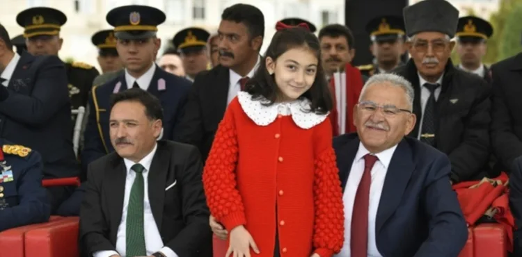 BAŞKAN BÜYÜKKILIÇ, CUMHURİYETİN 102. YILI COŞKUSUNA ORTAK OLDU
