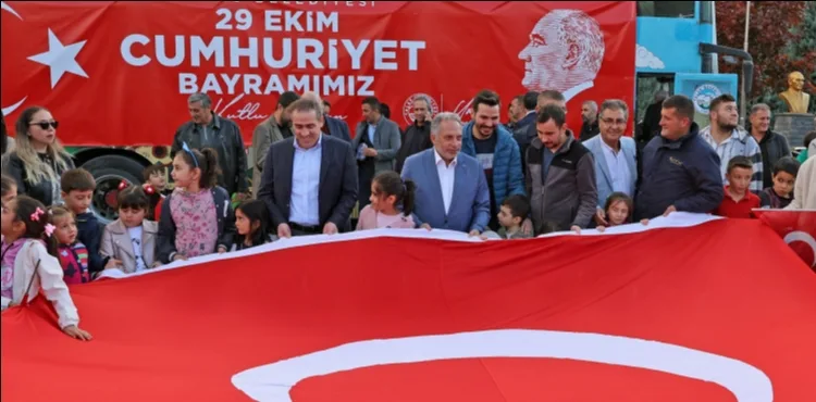 TALAS’TA KLASİK ARAÇLARLA CUMHURİYET COŞKUSU