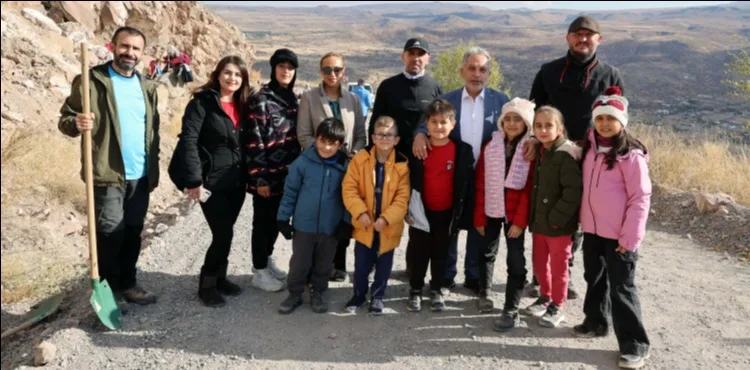 CUMHURİYET COŞKUSU ALİ DAĞI’NDA YEŞERDİ