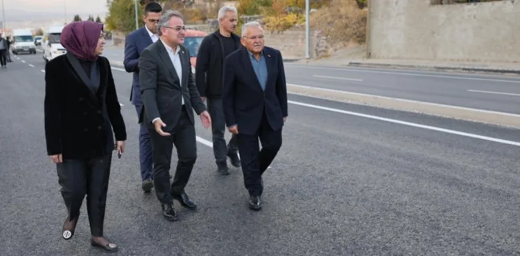 BAŞKAN ÖZDOĞAN DUYURDU: KAYSERİ CADDESİ VE HACILAR MEYDANI'NDA ÇALIŞMALAR TAMAMLANDI