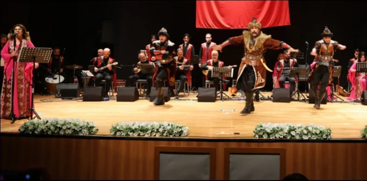 TÜRK DÜNYASI TALAS’A MUHTEŞEM GÖSTERİYLE VEDA ETTİ