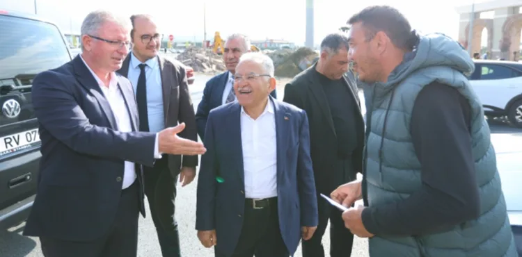 BAŞKAN BÜYÜKKILIÇ, TALAS BULVARI ERÜ KAVŞAĞI’NDAKİ DÜZENLEME ÇALIŞMALARINI İNCELEDİ