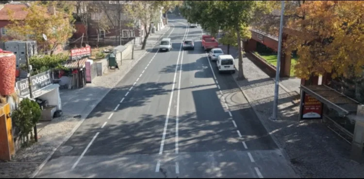 BÜYÜKŞEHİR’İN TALAS ATATÜRK BULVARI’NDA KISA SÜREDE YENİLEDİĞİ YOL HİZMETE BAŞLADI