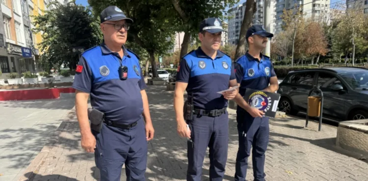 BÜYÜKŞEHİR ZABITASI’NDAN, “KALDIRIMLAR YAYALARIN, YOLLAR ARAÇLARIN” DENETİMİ