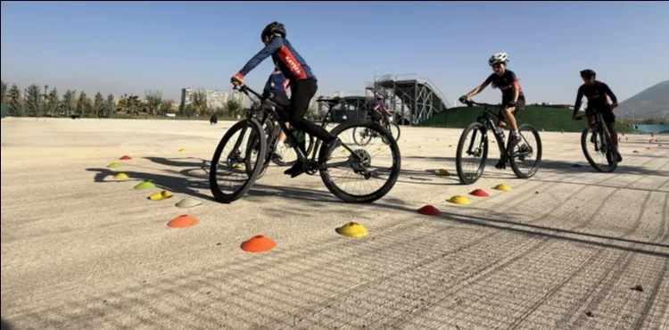 BÜYÜKŞEHİR’DEN YENİ ADRENALİN MERKEZİ: İÇ ANADOLU’DA TEK OLAN PARKURDA BMX SPOR OKULU