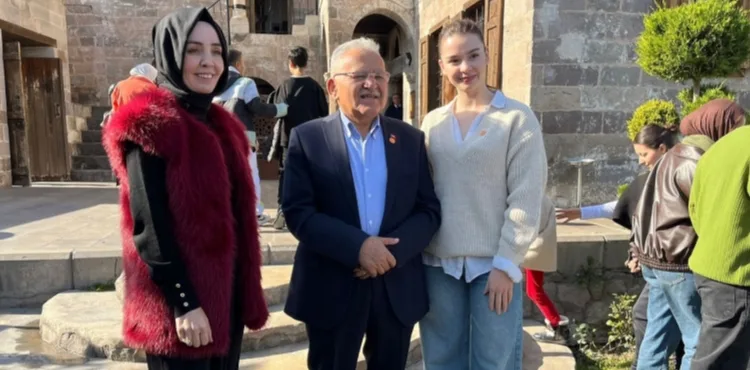 BAŞKAN BÜYÜKKILIÇ’TAN GENÇ KADEM VE FİLİSTİNLİ ÖĞRENCİLERLE ANLAMLI BULUŞMA