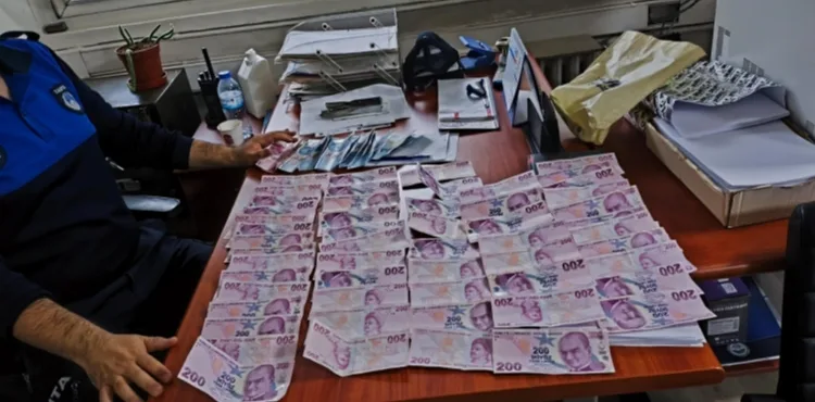 BÜYÜKŞEHİR ZABITA’DAN DİLENCİLERE GEÇİT YOK: 12 BİN 200 TL ELE GEÇİRİLDİ