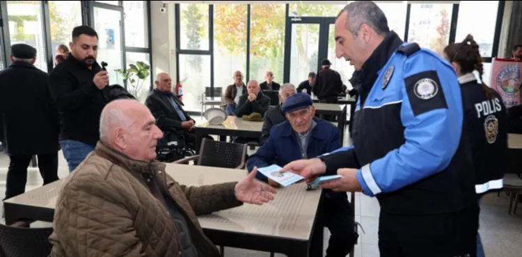 TALAS BELEDİYESİNDEN SELÇUKLU EVİ’NDE GÜVENLİ TELEFON KULLANIMI EĞİTİMİ