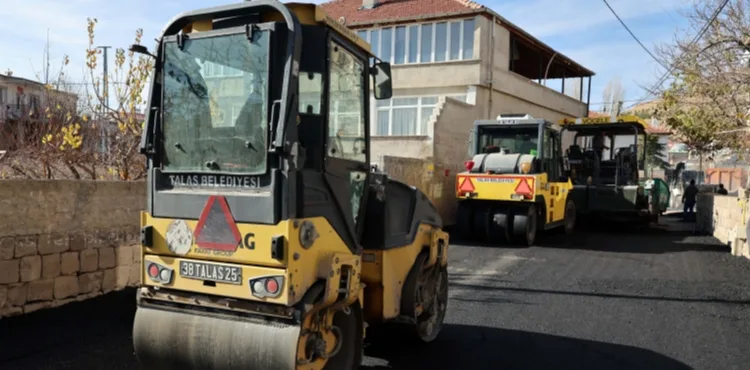 KEPEZ’DE KONFORLU ULAŞIM İÇİN YOĞUN ASFALT MESAİSİ
